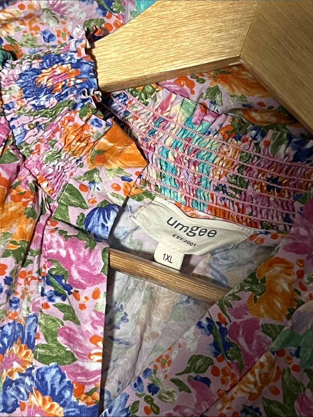 Umgee Floral Smocked V-Neck Top Blouse in Pink, Orange, Blue, Green 1XL - Picture 8 of 14